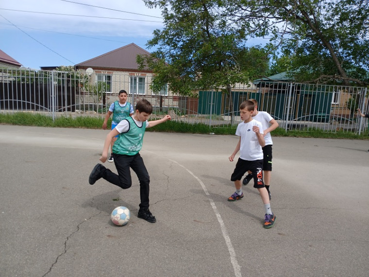 Футбол в школе.